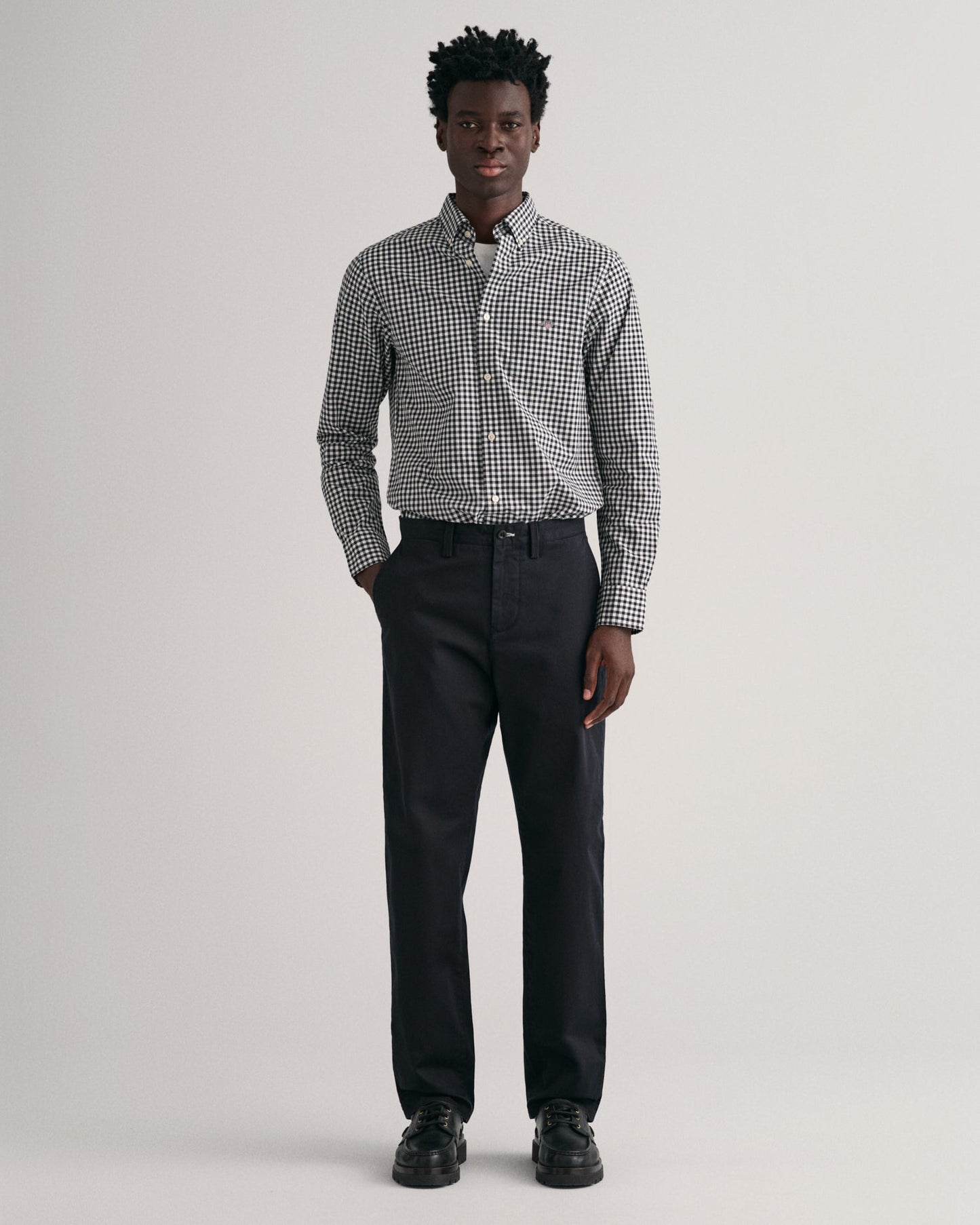 Pantalon chino en sergé coupe standard pour homme - NOIR 