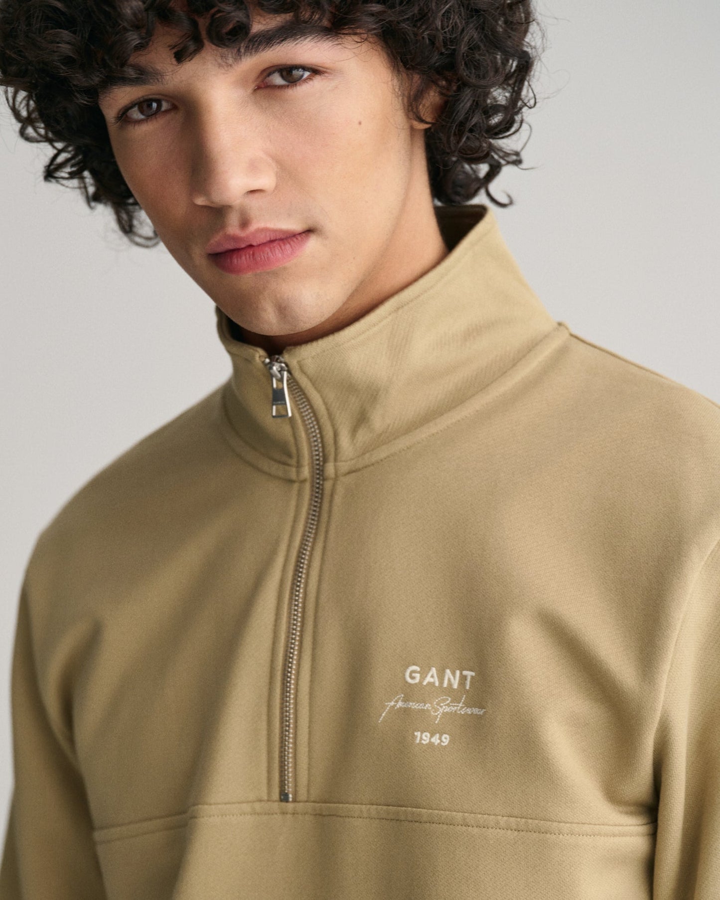 Sweat-shirt demi-zippé à imprimé graphique pour homme - DRIED KHAKI