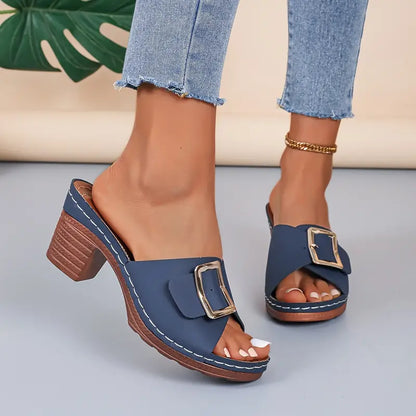 Einfarbige, stilvolle Sandalen für Damen 