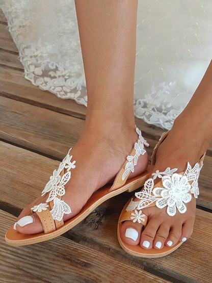Flache Strandsandalen im Bohemian-Stil mit Blumenmuster und Flip-Toe 