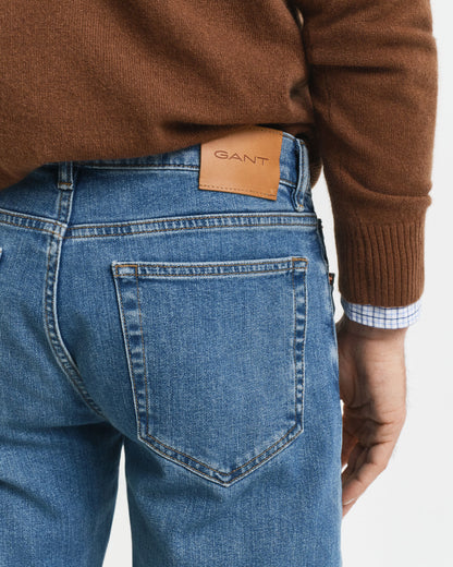 Regular Fit Clean Wash Jeans